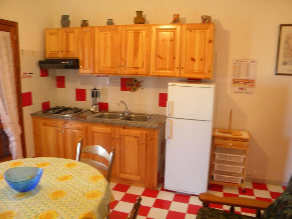 Sardamare Casa Vacanze Торре-дей-Корсари Номер фото